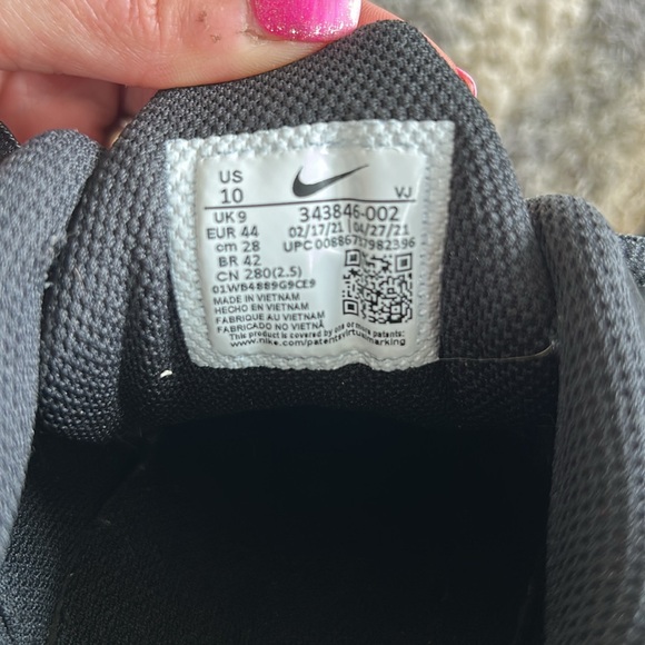 Men’s size 10 Nike Sneakers - Picture 5 of 5
